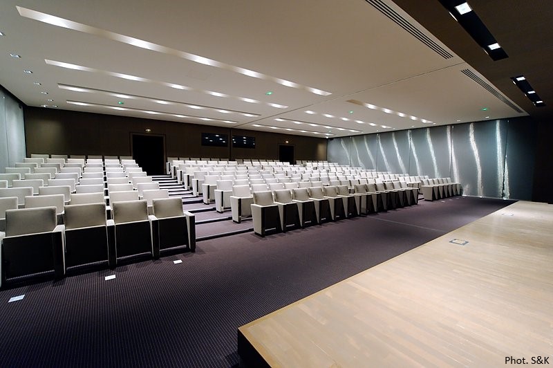 EVERGREEN Campus Montrouge - auditorium architecture d’intérieur - Atelier CM