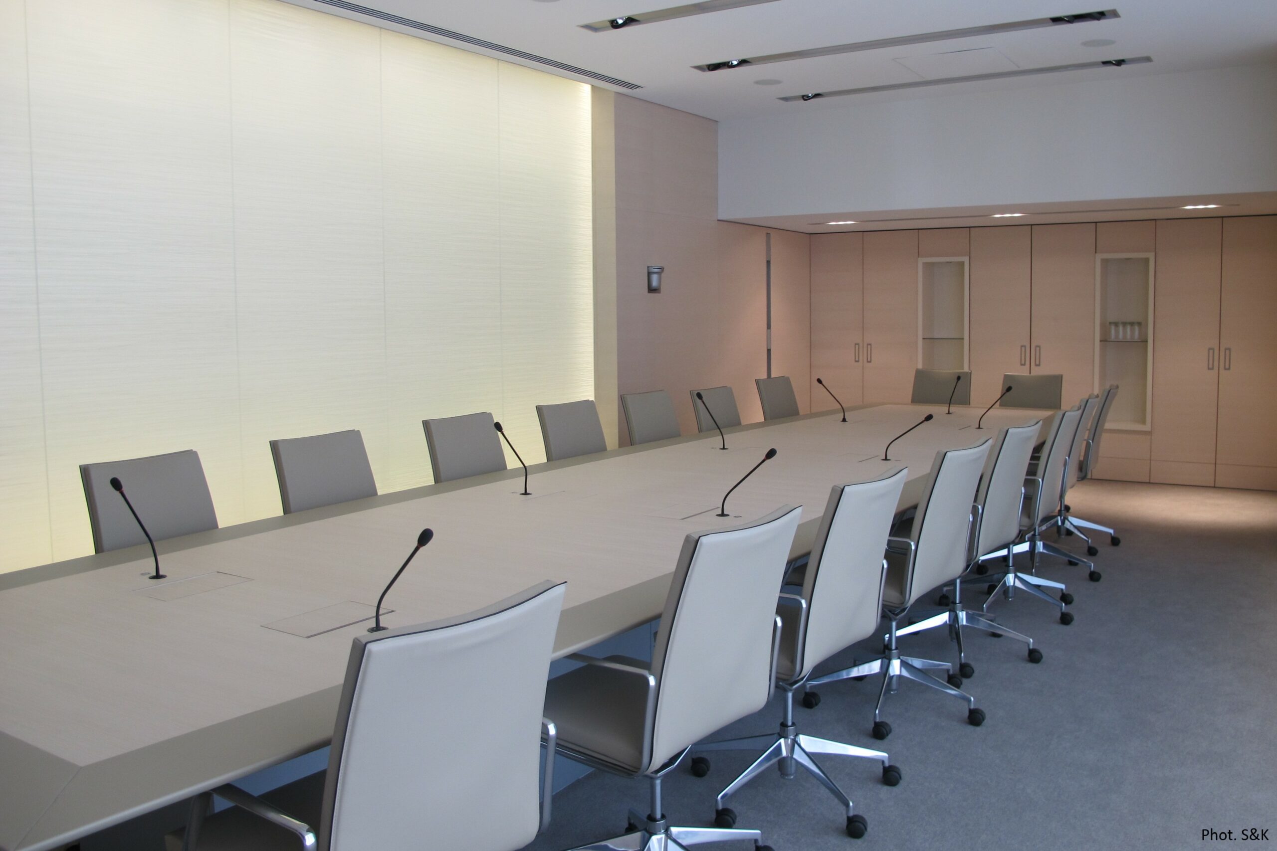 Salle de crise d'une multinationale - architecture d'intérieur - Atelier CM
